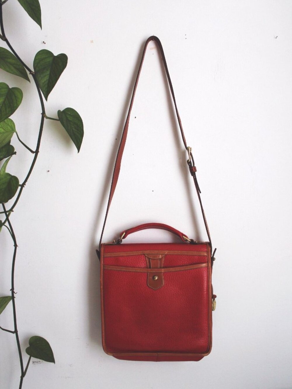 Dooney & Bourke Red & Tan Leather Vintage Crossbody Satchel Handbag With Adjusta - Picture 4 of 9
